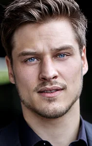 Даниэль Акст