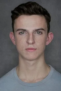 Доминик Холмс