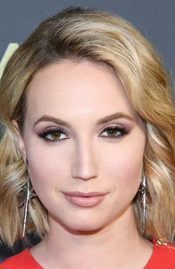 Молли МакКук