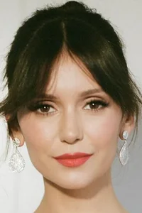 Нина Добрев