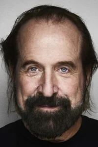 Петер Стормаре